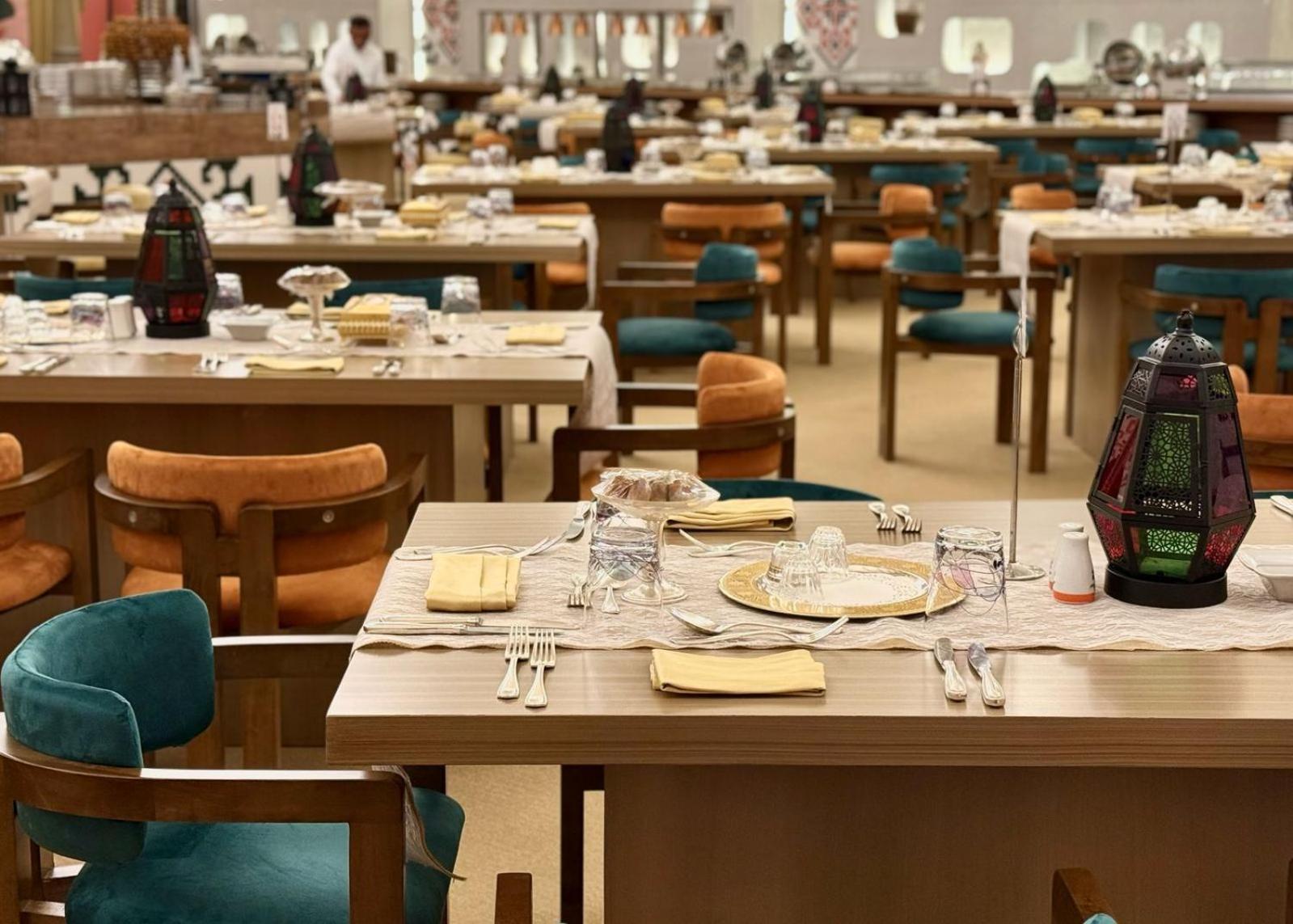 The Venue Jeddah Corniche Ξενοδοχείο Εξωτερικό φωτογραφία The dining room at the Emirates Lounge at Dubai International Airport