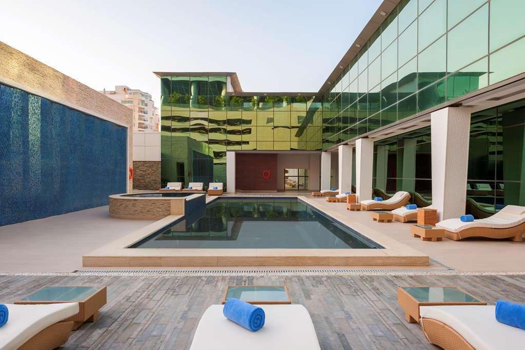 The Venue Jeddah Corniche Ξενοδοχείο Ανέσεις φωτογραφία The pool at the hotel